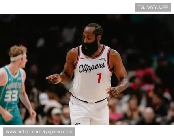 哈登组织末节得分,快船稳定拿下比赛