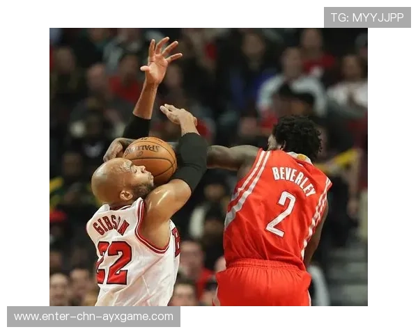 公牛训练笔记:挡拆后撤步投篮的稳定性提升 公牛训练笔记:挡拆后撤步投篮的稳定性提升