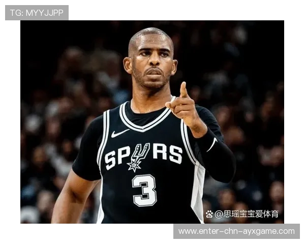 保罗高吊传球助攻队友轻松得分