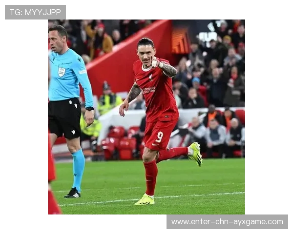 利物浦高速反击启动,萨拉赫扣过后卫射门得分 利物浦高速反击启动,萨拉赫扣过后卫射门得分