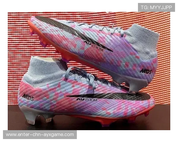 C罗卖掉旧球鞋拍卖，收益捐赠儿童医院