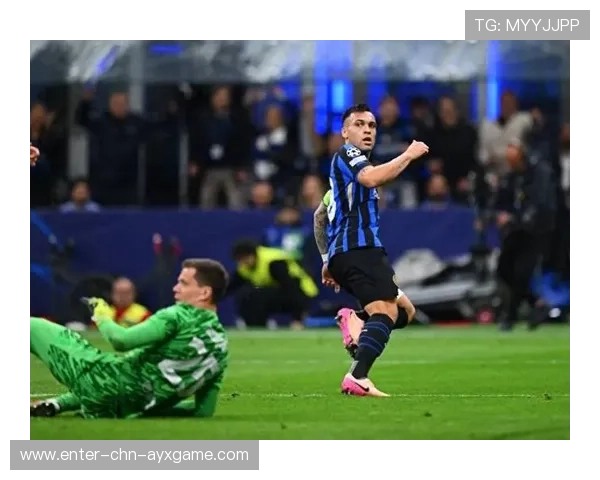 劳塔罗抢断后一条龙破门,国米全场沸腾 劳塔罗抢断后一条龙破门,国米全场沸腾